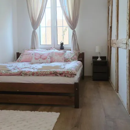 Stajnia Dzezy I Natalia Strzalkowska Apartamento Jazy